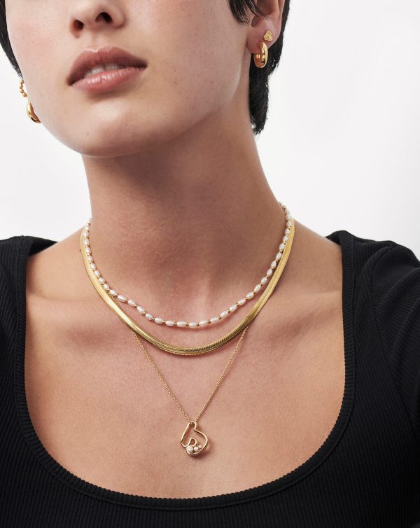 Chubby Pearl Initial Pendant Necklace  - Initial J | 18ct Gold Vermeil/Pearl - 图片 3