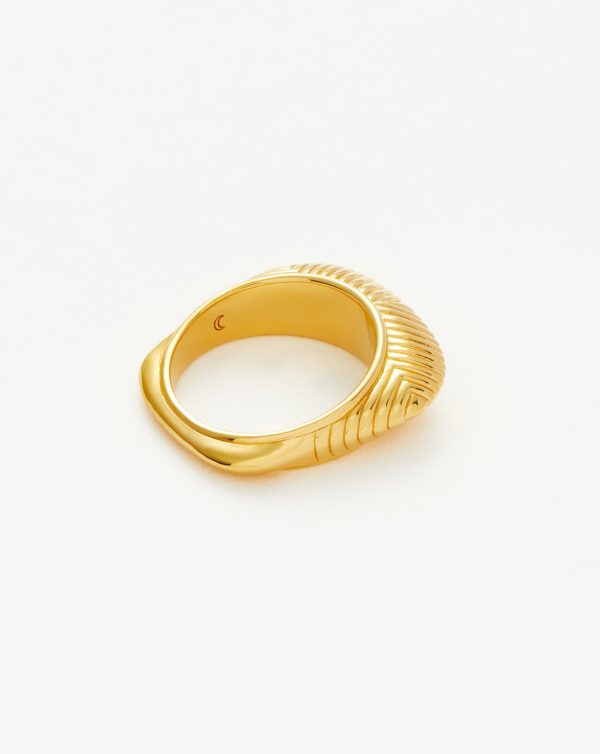 Hera Dome Ridge Stacking Ring - 图片 5