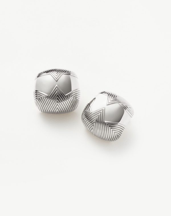 Hera Oversized Dome Ridge Stud Earrings | Silver Plated - 图片 4