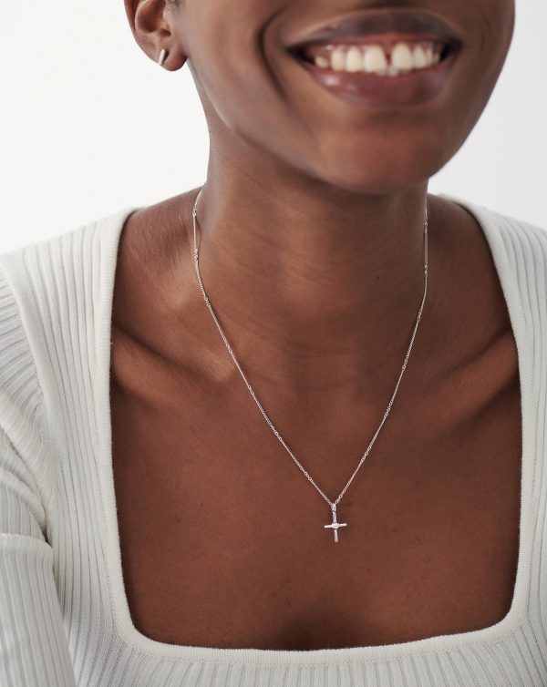 Lucy Williams Ridge Cross Necklace | Sterling Silver - 图片 2